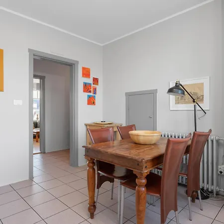Apartament Spacious 3br Penthouse In Downtown