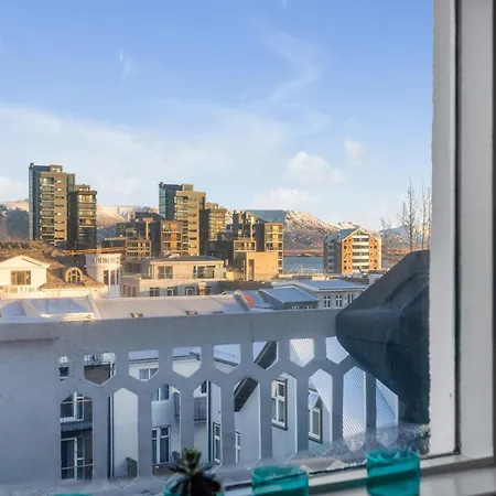 Spacious 3br Penthouse In Downtown *