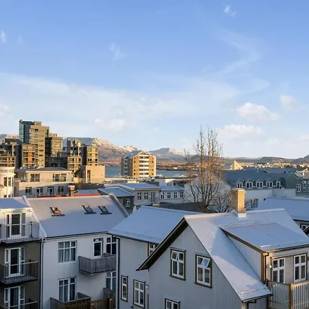 Spacious 3br Penthouse In Downtown